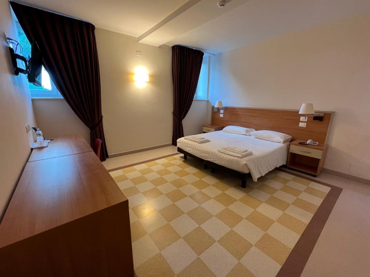 Domus Stella Maris - Casa Per Ferie Hotell Ancona Eksteriør bilde